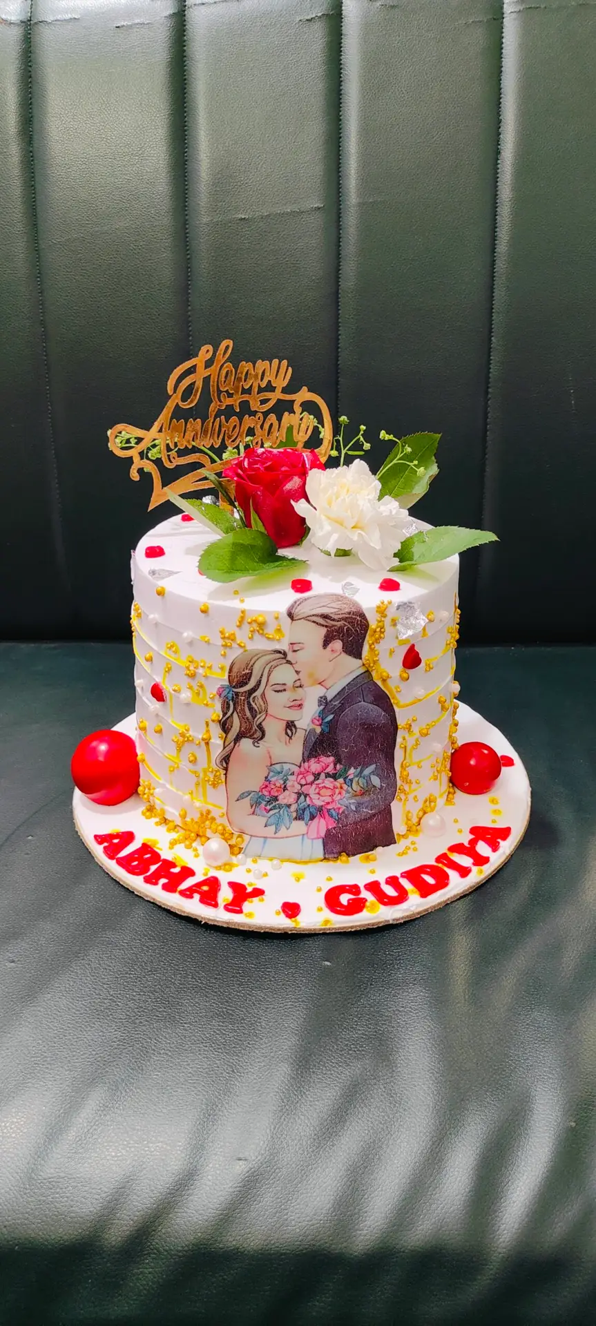 Anniversary cake pineapple 2kg